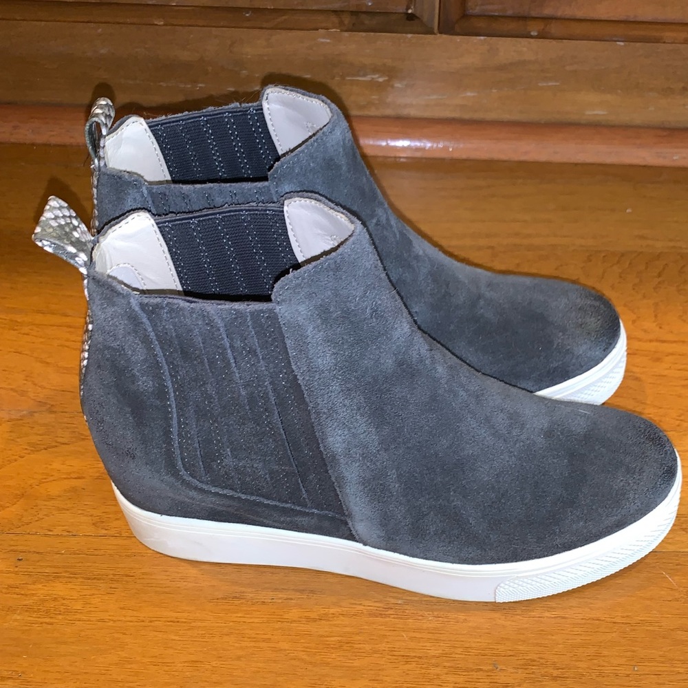 Dolce Vita Slip On Gray Suede Booties Size 8